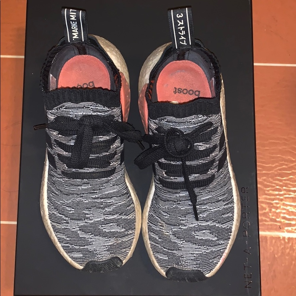 Adidas NMD R1 black and white